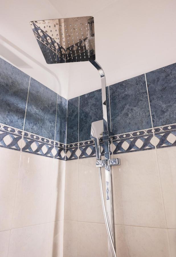 Oscar City Room Атина Екстериор снимка